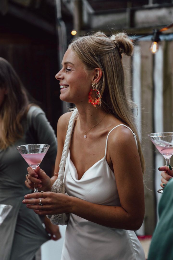 Hochzeitsjubel Valentinstagsbrunch mit kleinen Häppchen und Cocktails
