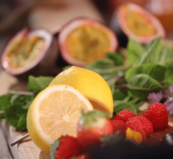 frisches Obst und Garnierung frisches Obst und Garnierung
